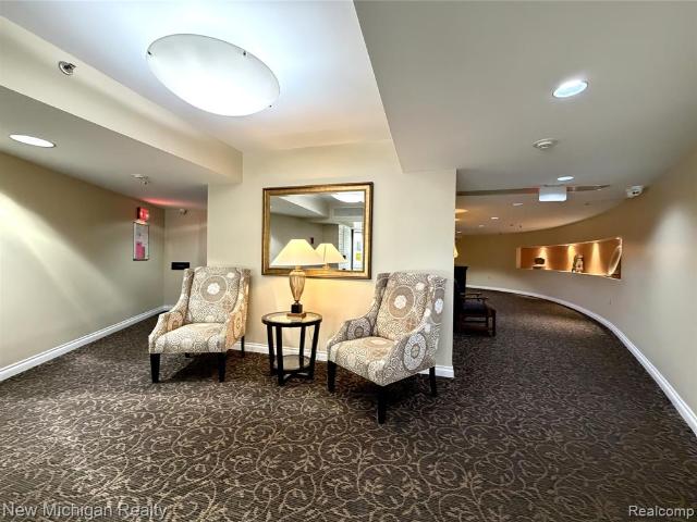 4300 Oaks Crescent Drive # 2033