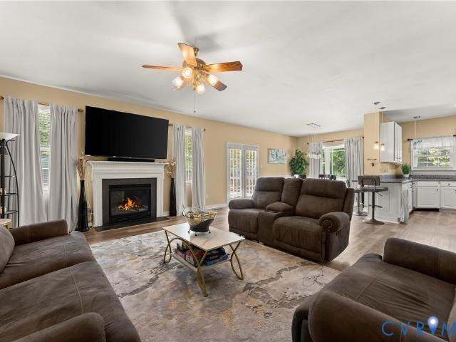 4301 Greenbriar Drive