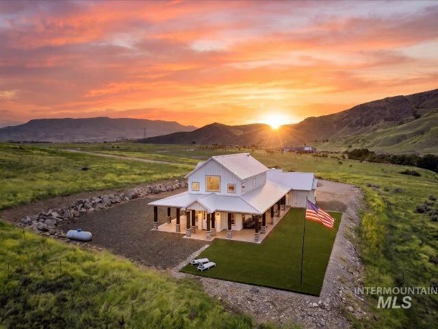 4301 Harmony Ln