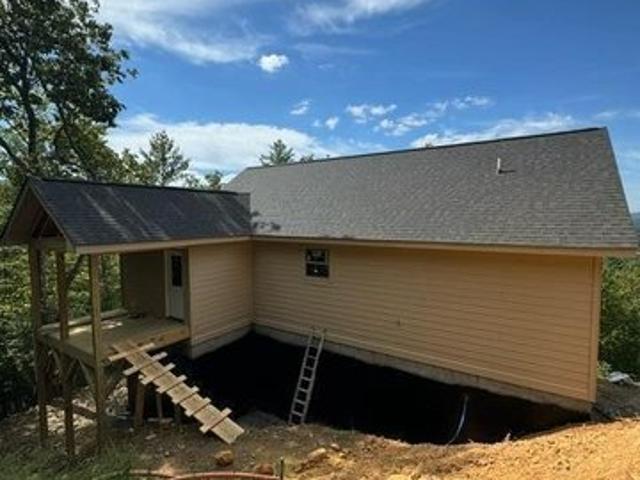 430 Heritage Trl, Brasstown, NC 28902