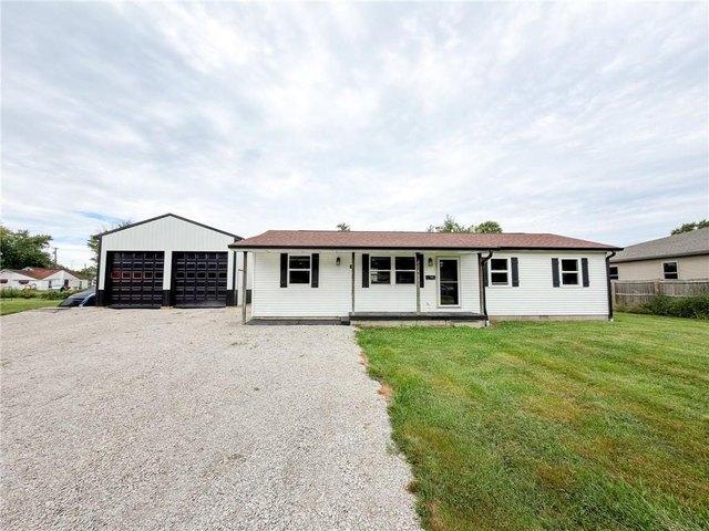 430 S 10th St, Marshall, IL 62441