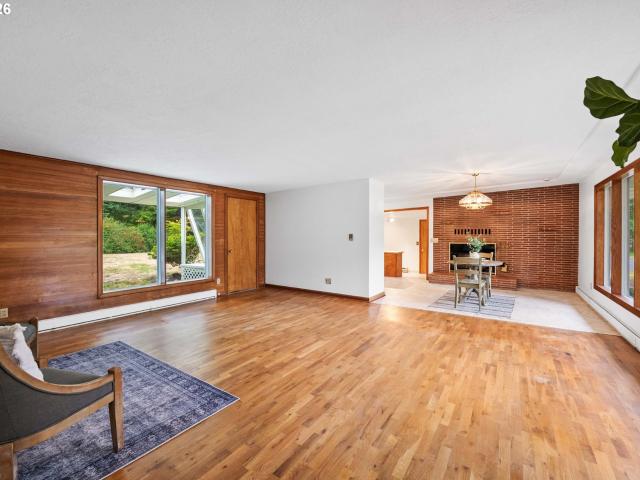 430 SW Cedar AVE