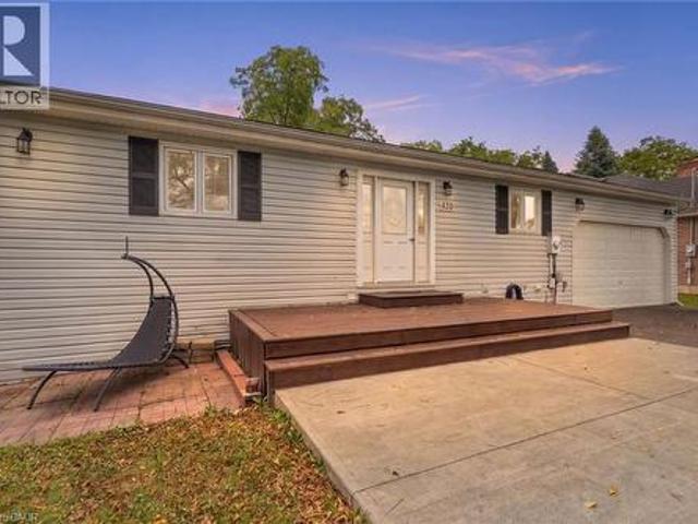 430 Winniett Street, Caledonia, ON, N3W 1E4 house for sale | Listing ID 40864 | Royal LePage