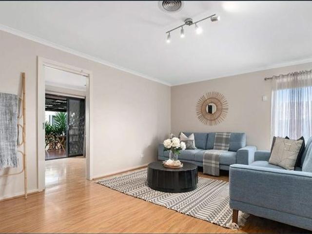 $430pw/3bed/1bath/3car/1 living