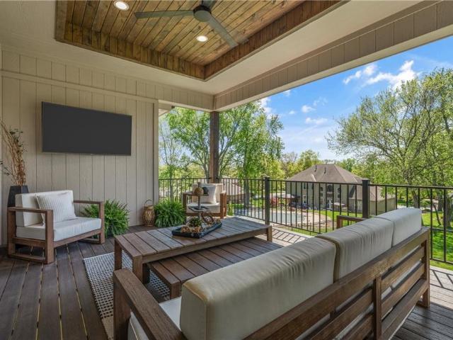 4316 NE Hideaway Dr, Lee's Summit, MO 64064 | MLS #2616