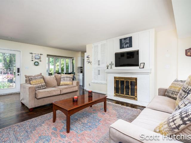 4316 Kennilworth Drive