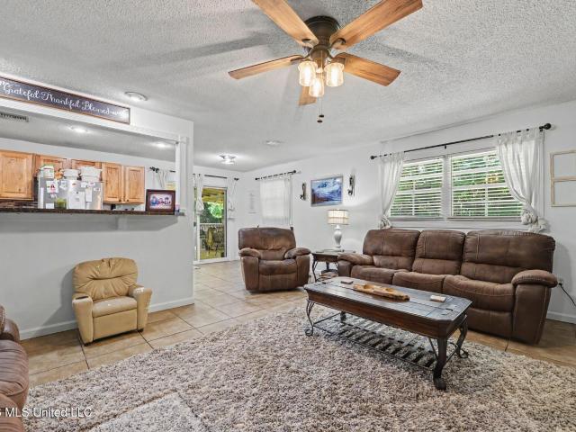 4317 Cunningham Road