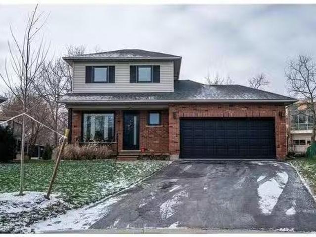 4310 Concord Avenue, Beamsville, ON, L0R 1B6 house for sale.