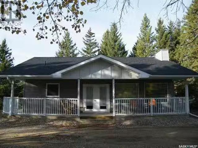 431 Centre Street, Middle Lake, SK, S0K 2X0 house for sale.