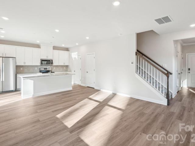431 Luna Lane