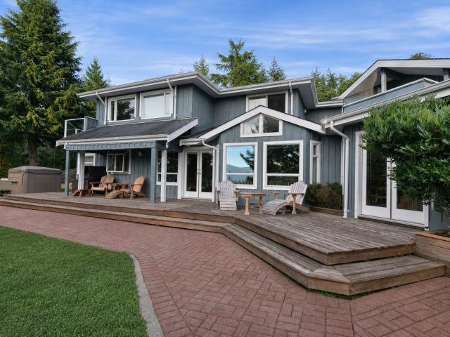 431 Sunset Road, Bowen Island 431 Sunset Road, Bowen Island House for Rent