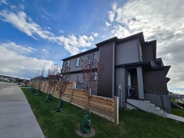 431 Rowmont Boulevard Nw, Calgary, AB, T3L 0L3 house for sale | Listing ID A2335 | Royal LePage