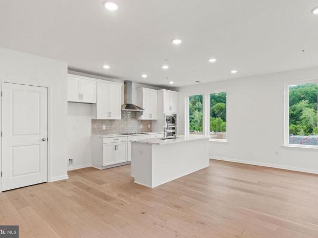 431 Washington Street # 2113 LEWIS