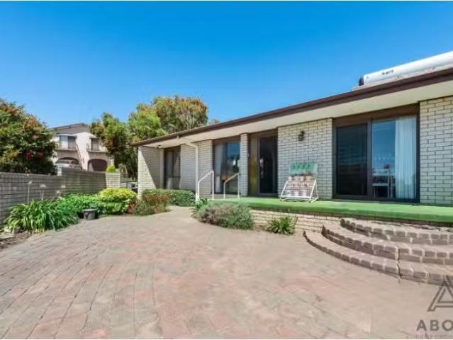 43/1 Wilkins Street, Mawson Townhouse for rent Listed by Zoe.