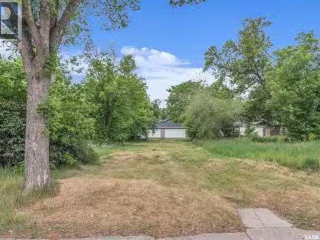 431B R Avenue S, Saskatoon, SK, S7M 2Z4 vacant land for sale.