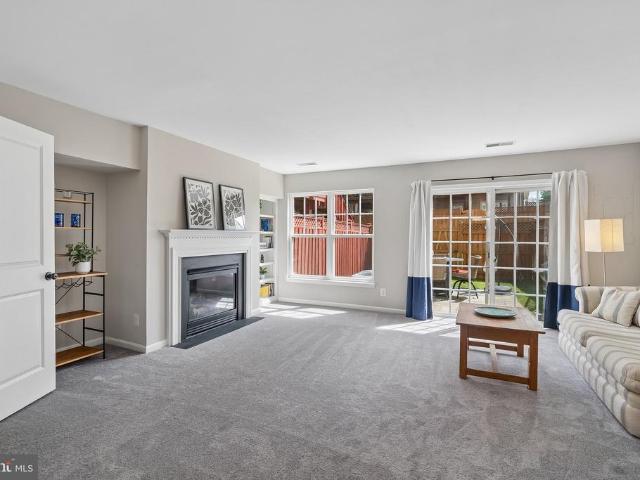 43255 Sunderleigh Square