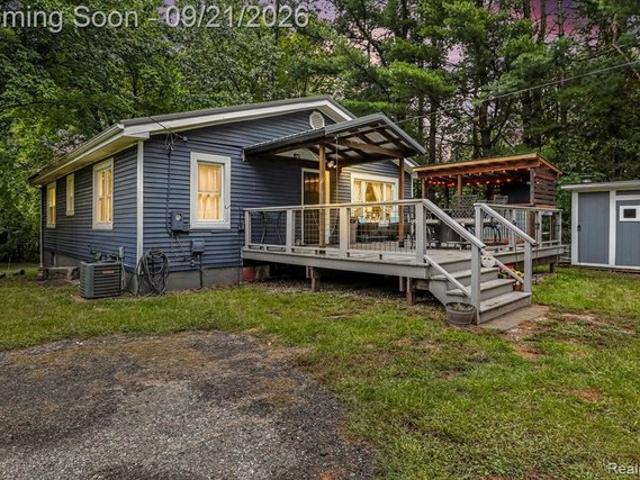 4325 Lapeer Rd, Deerfield, MI 48421