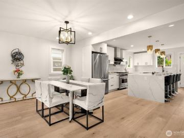 4326 NE 44th Street, Seattle, US, WA