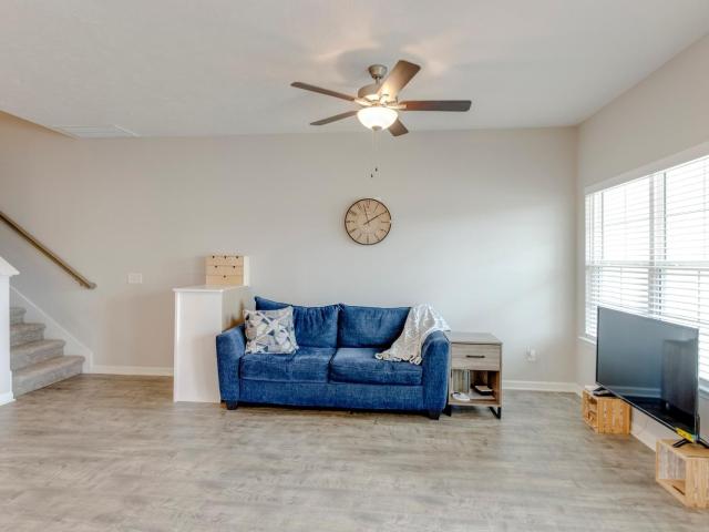 4327 Doral Dr