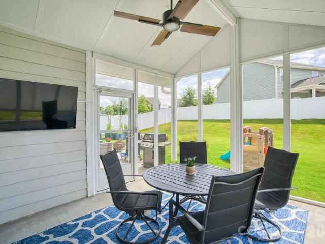 4328 Huntley Glen Drive
