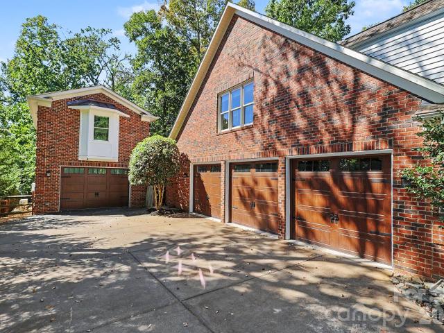 4320 Town And Country Drive