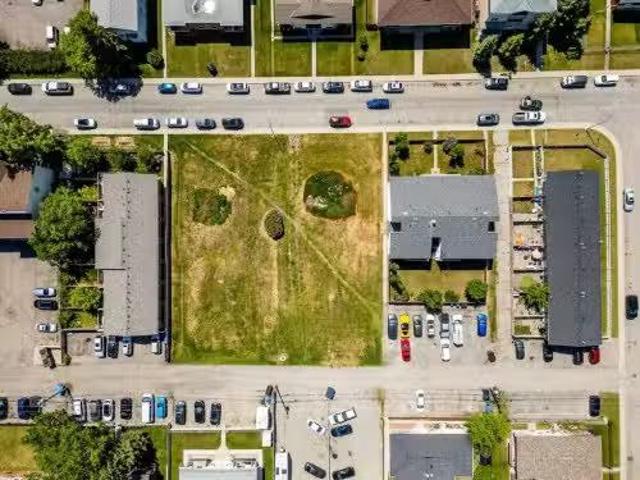 4320 75 Street Nw, Calgary, AB, T3K 2P7 vacant land for sale.