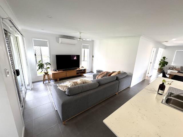 432 Grande Avenue, Spring Mountain, QLD 4300