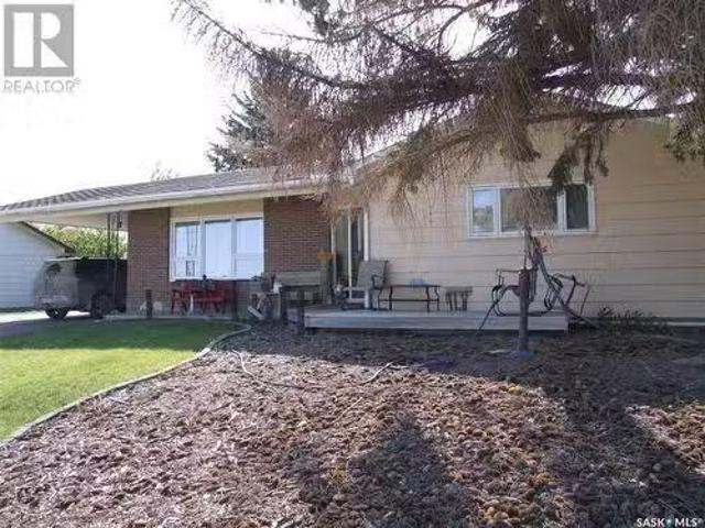 432 E Road Allowance, Leader, SK, S0N 1H0 house for sale Li.