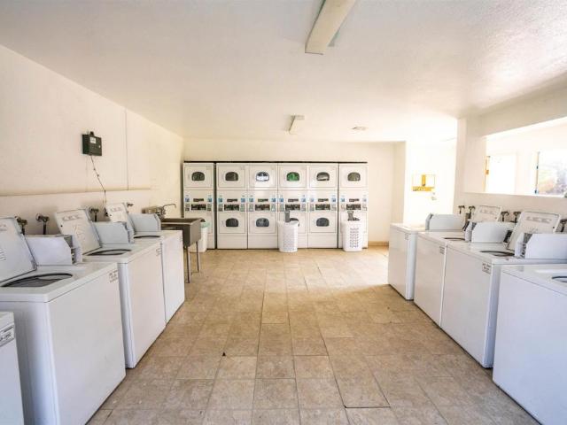 432 Edgehill Ln, Unit 79, Oceanside, CA 92054 | MLS #NDP2603