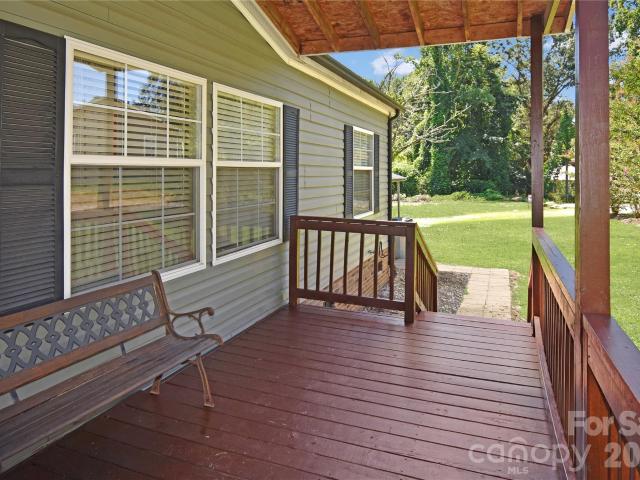 432 Forest Place NW