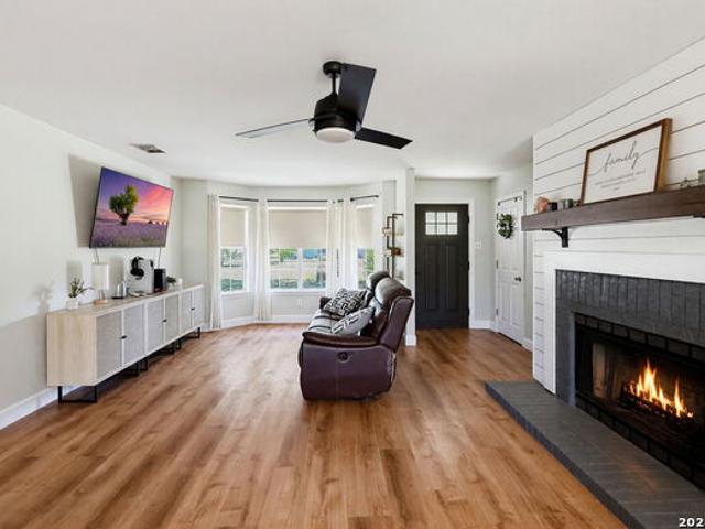 432 Knollwood Circle