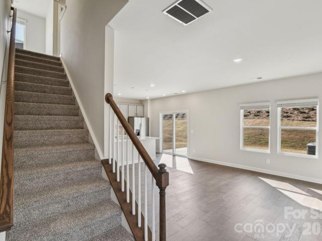 432 Luna Lane