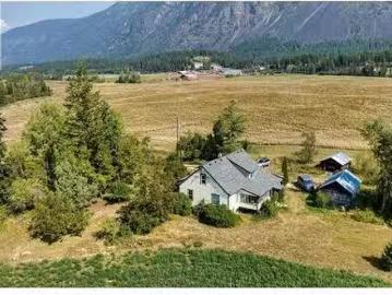4333 12Th Street, Lister, BC, V0B 1G2 farm for sale Listing.