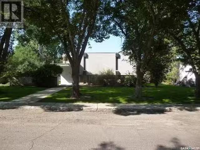 433 3Rd Street E, Shaunavon, SK, S0N 2M0 house for sale Lis.