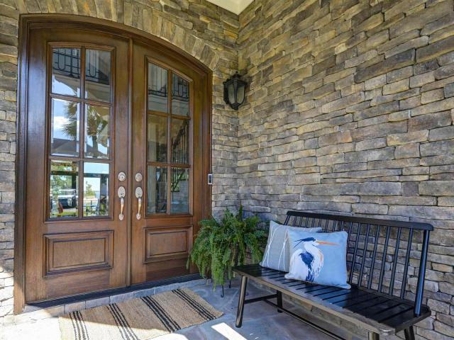 433 Bay Pointe