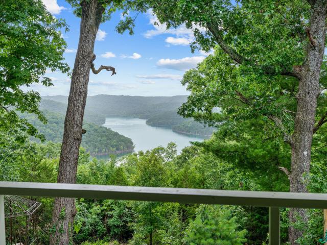 433 Wood Ridge Drive