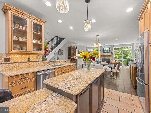 433 Wooded Way