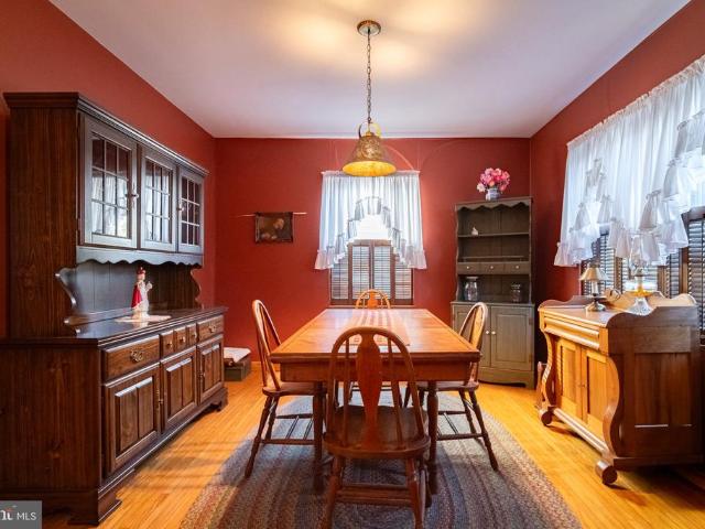 433 Walnut Street