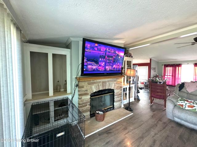 433 Thomas Ln