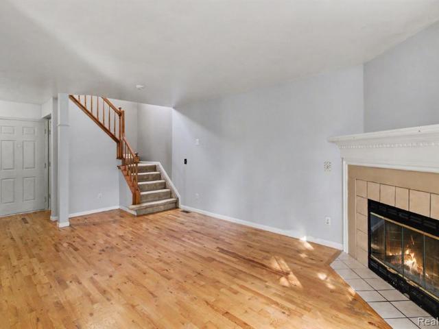 43547 Yorkville Drive