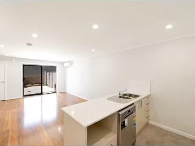 43/57 Bellhouse Crescent, Moncrieff Townhouse for rent Listed.