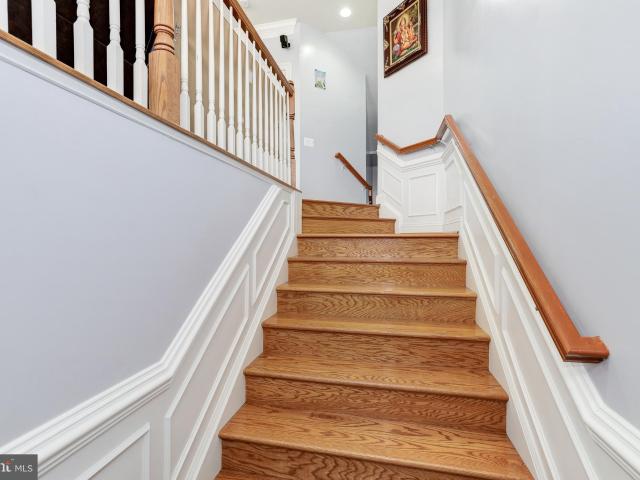 43583 White Cap Ter, Chantilly, VA 20152 | MLS #VALO2120