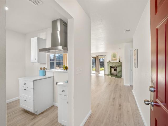4359 W Cardiff