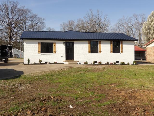 435 Carman Ave