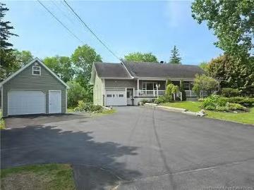 435 Acadie, Beresford, NB, E8K 2C6 house for sale Listing I.