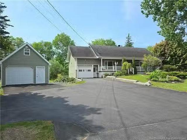 435 Acadie, Beresford, NB, E8K 2C6 house for sale Listing I.