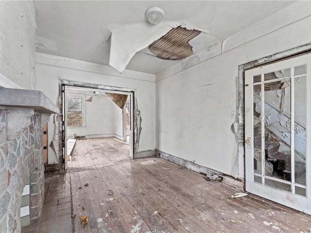 435 E Burgess St, Pittsburgh, PA 15214 | MLS #1742