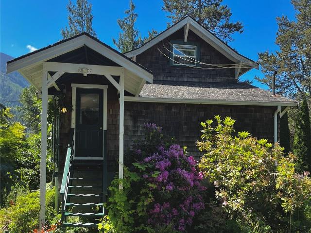 435 Noble Avenue