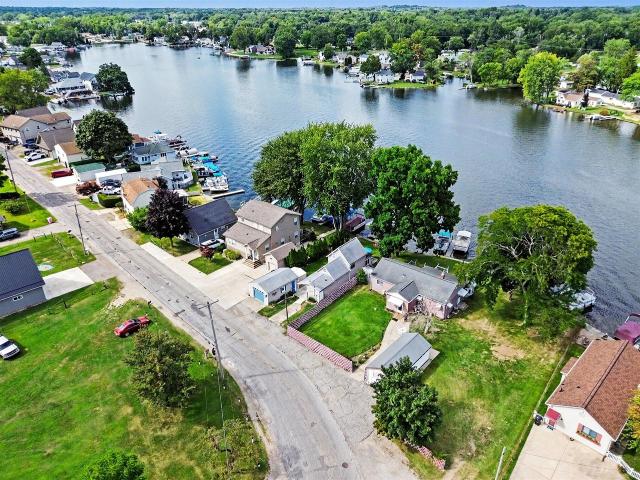 435 S Lakeside Drive