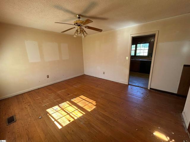 435 Summerland Drive